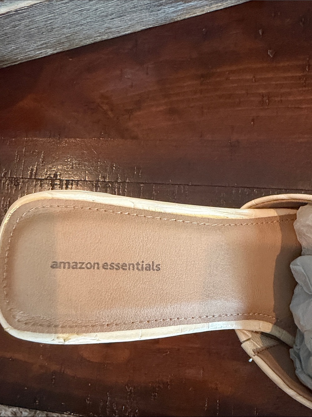 Amazon Essentials Cream Croc-Embossed Slide Heels - Picture 3 of 4